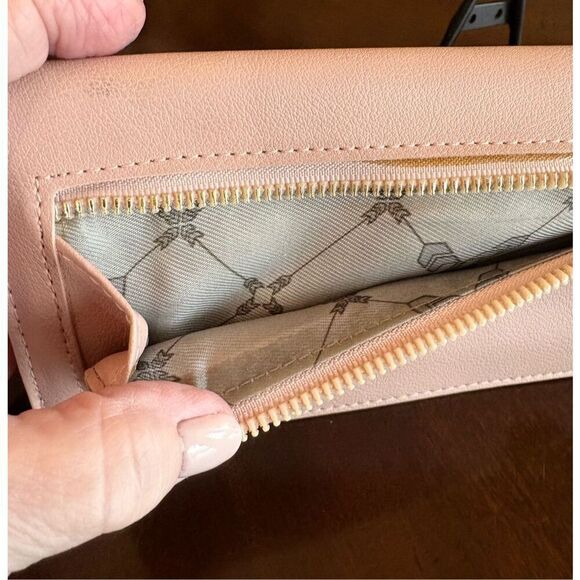 AIMEE KESTENBERG - EUC "Marietta" Flat Bifold Wallet in Blush Pink Vegan Leather - Picture 9 of 12